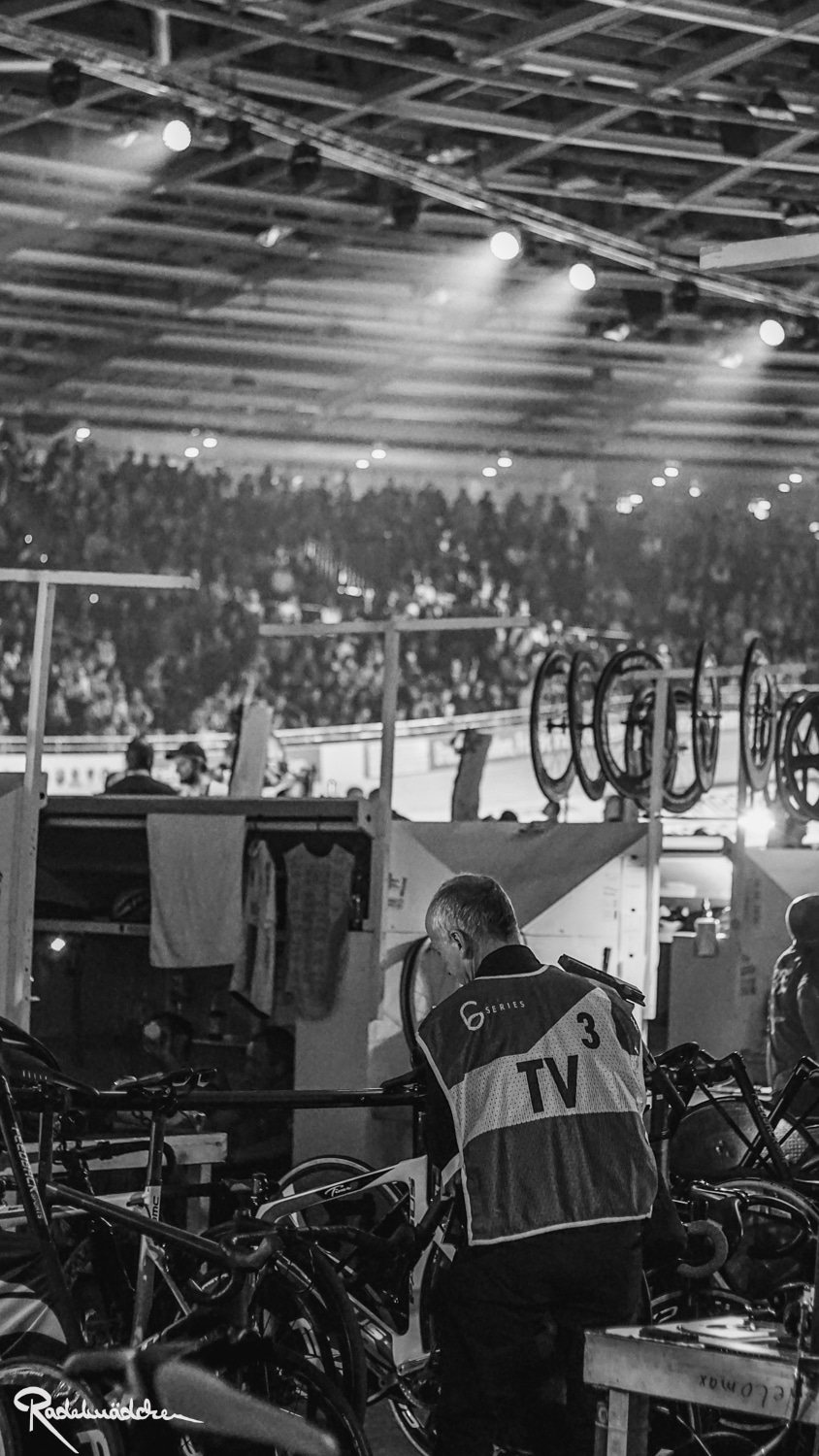 Six Day Berlin black and white