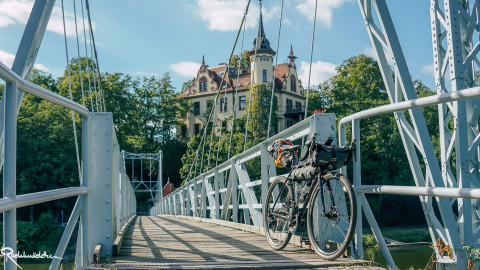 Mulderadweg Grimma Hängebrücke mit Rad